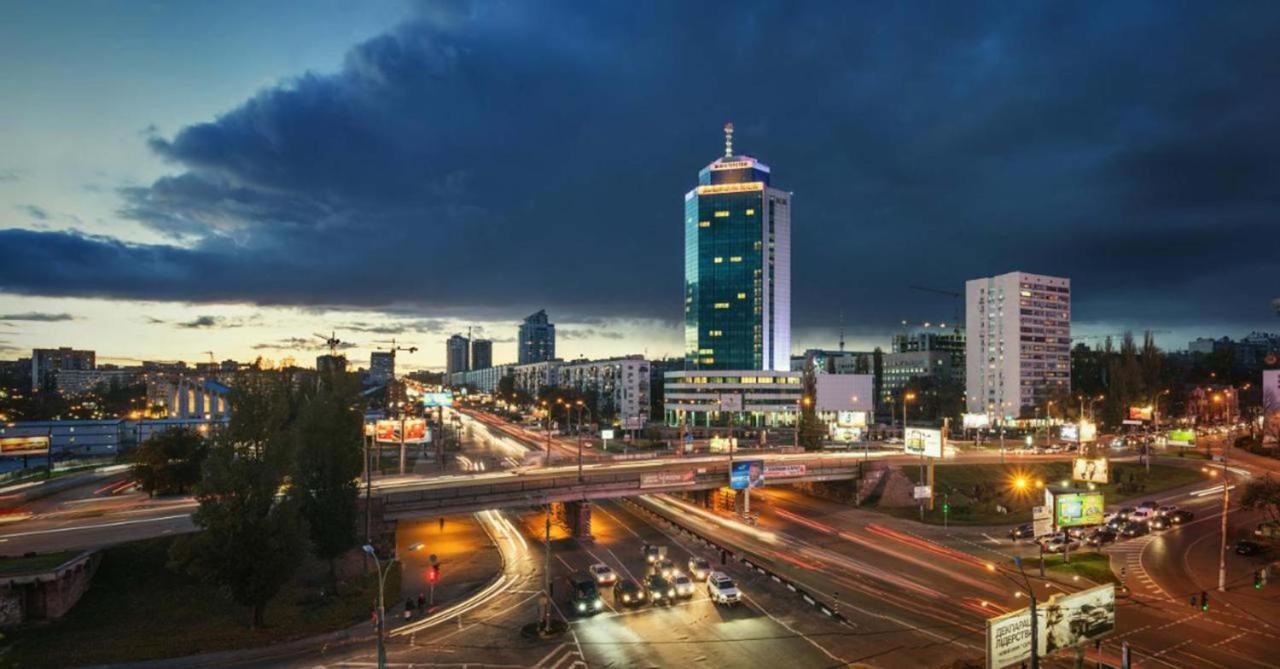 Уютная Vip Студия В Центре Метро Политех Охматдет Паркинг Kiev Extérieur photo